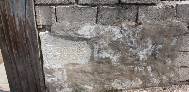 Antik kentin taşlarıyla inşaat yapmışlar