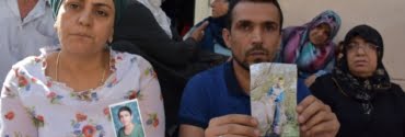 Diyarbakır annelerinin oturma eylemine katılım sürüyor