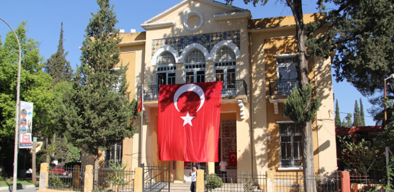 Fransız karargahı kütüphaneye dönüştürülüyor