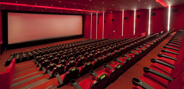 Sinema ve tiyatro salonları için yeni yasaklar geldi