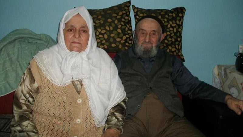 72-yillik-cift-49-saat-arayla-oldu-yan-yana-defnedildi-veryansintv