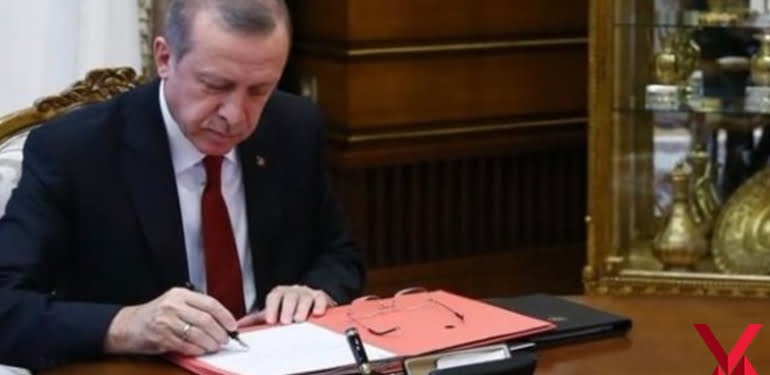 806x378-resmi-gazetede-yayimlandi-cumhuriyet-ve-zafer-bayramlarinda-resepsiyon-yerine-kabul-toreni-1571907513973