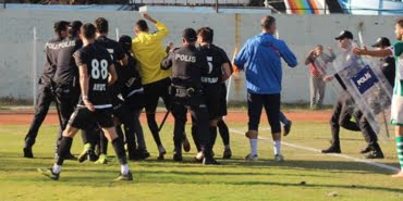 9-kirmizi-kartli-mac-tatil-edildi