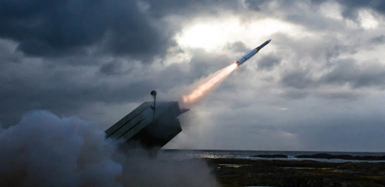 İHA’lar S-400’lere saldırdı
