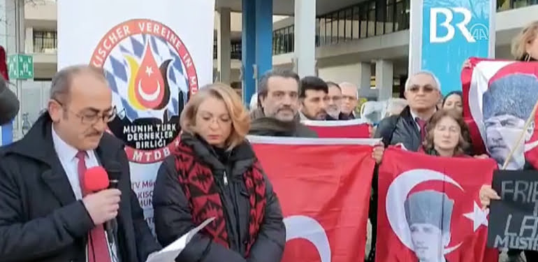 Atatürk’e saldıran Alman kanalı protesto edildi