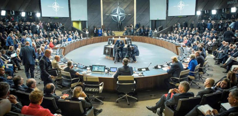 NATO Liderler Zirvesi başlıyor: Macron aslında Almanya’nın ‘hissiyatı’nı mı dile getirdi?