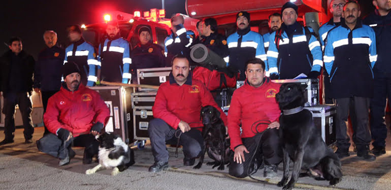 Ankara Büyükşehir Belediyesi, 40 personelini Elazığ'a gönd