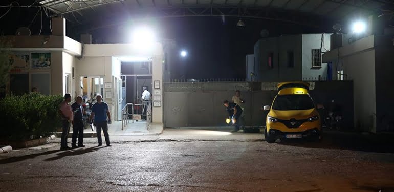 Adana'da, genelev çıkışında silahlı saldırıya uğrayan k