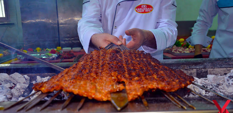 Adanalılardan yeni buluş: Açma kebap!