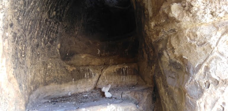 adiyamanda-koylulerin-buldugu-magarada-3-katli-kaya-yerlesimi_2238_dhaphoto1