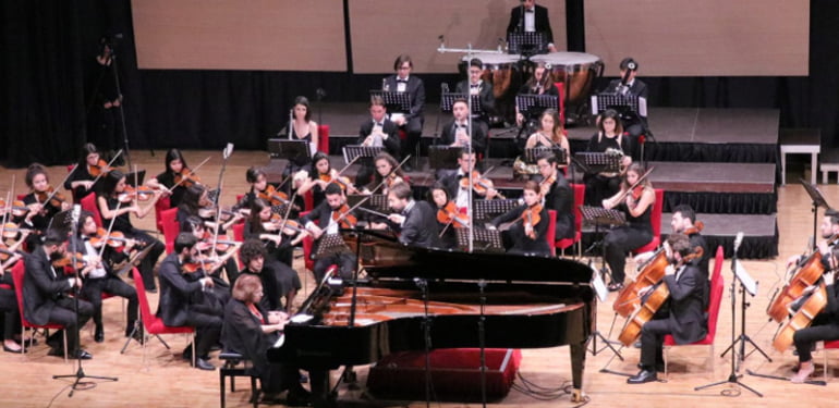 Agora Gençlik Senfoni Orkestrası ve Perileri