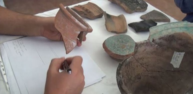 Ahlat’taki kazılarda 5 bin yıllık seramikler keşfedildi