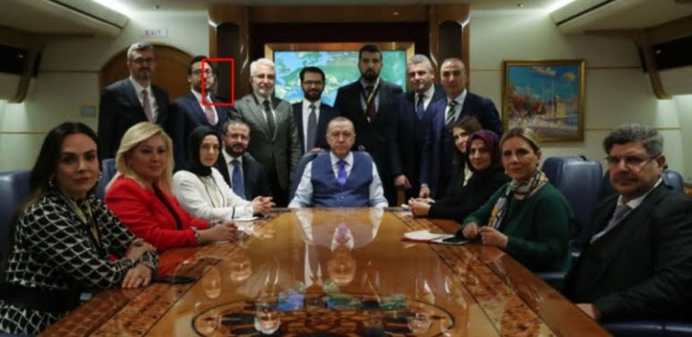 Ahmet Hakan o fotoğrafa yanıt bulamadı