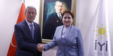 Milli Savunma Bakanı Hulusi Akar, İYİ Parti Genel Başkanı M