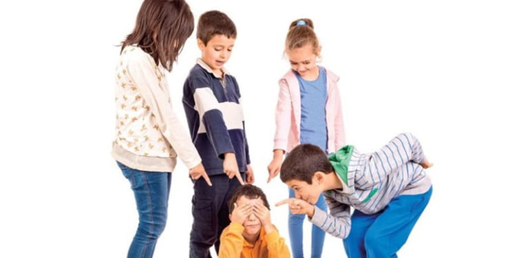 Akran zorbalığı ve siber zorbalık çocukları intihara sürükleyebiliyor!