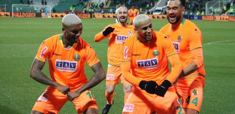 Haftanın son maçında Alanyaspor fark attı