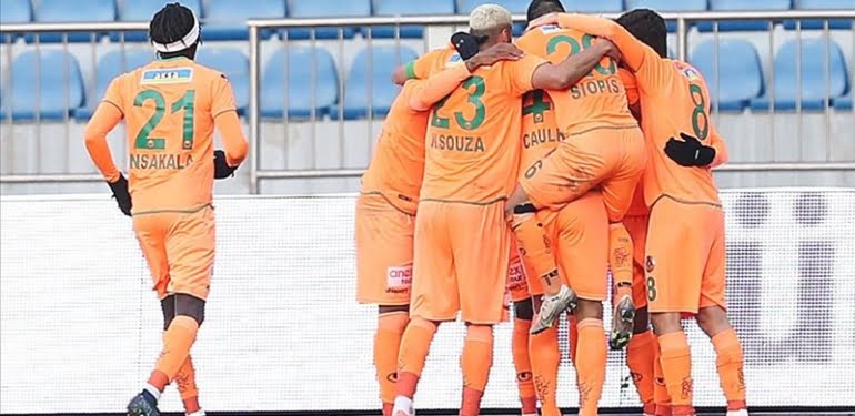 Alanyaspor deplasmanda güldü