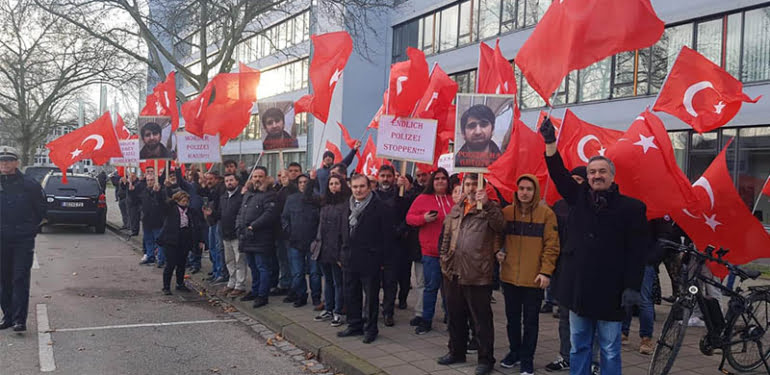 Alman polisinin öldürdüğü Türk genci için eylem