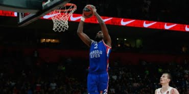 anadolu-efes-avrupa-ligi-nde-zirveyi-birakmiyor