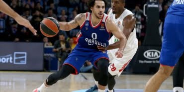 anadolu-efes-zirvenin-sahibi