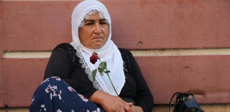 Torbacılar, sessiz kalanlar, analar ve çocukları
