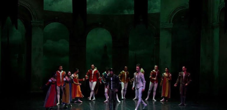 Antalya Devlet Opera ve Balesi ‘Romeo ve Juliet’i sahneledi