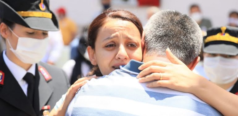 Tek bir cümle yürekleri dağladı… ‘Şimdi düğününü yaptık Ayçam’…