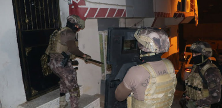 Gaziantep’te büyük operasyon: Bin 720 polis katıldı