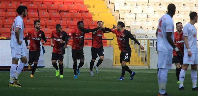 Lider Sivasspor, Gaziantep deplasmanında dağıldı