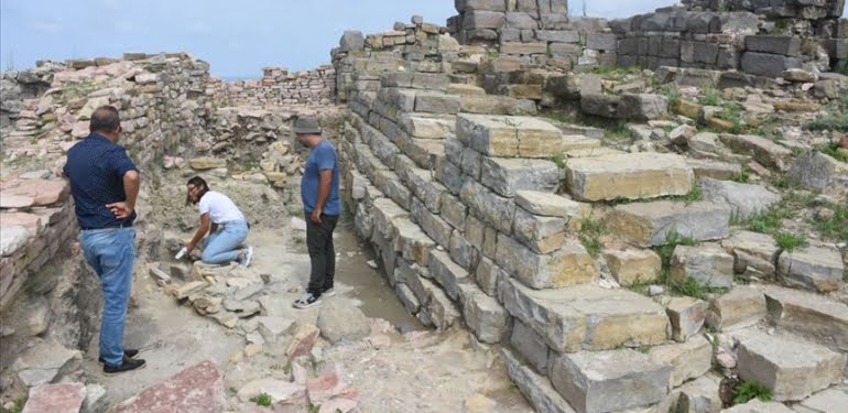 Antik dönemden kalma demir ocağı bulundu
