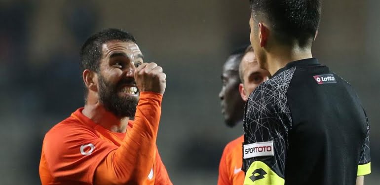 Arda Turan, Galatasaray’a mı dönüyor