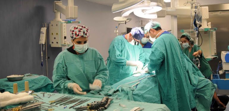 ‘Robotik yöntem’le böbrek nakli yapılan hasta taburcu oldu