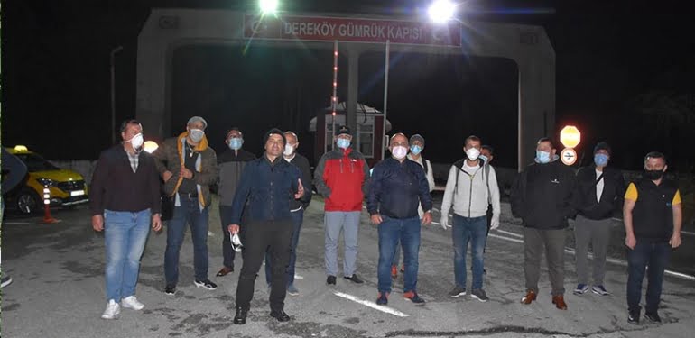 Aylarca gemilerde mahsur kalan Türkler, ülkeye döndü