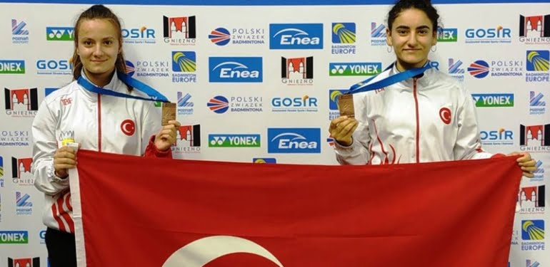 badmintonda-milliler-avrupa-sampiyonasini-2-bronzla-tamamladi_3913_dhaphoto1