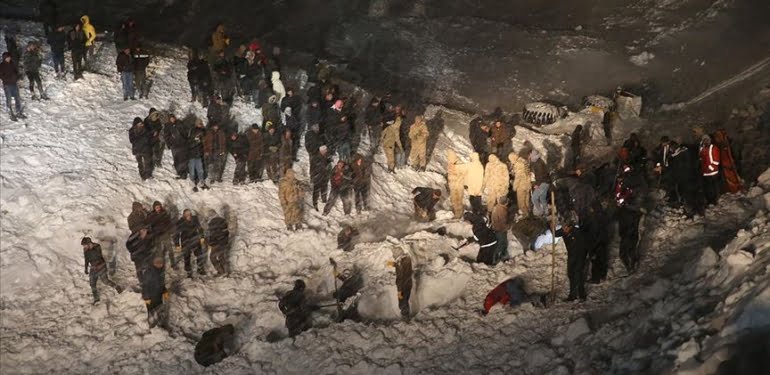 Van’dan acı haber: Çığ altından cesetleri çıktı