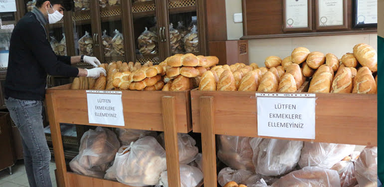 batmanli-firincidan-saglik-calisanlarina-ucretsiz-ekmek_5697_dhaphoto2