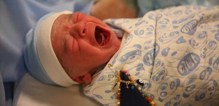 Türkiye’de yeni yılın ilk bebekleri dünyaya geldi