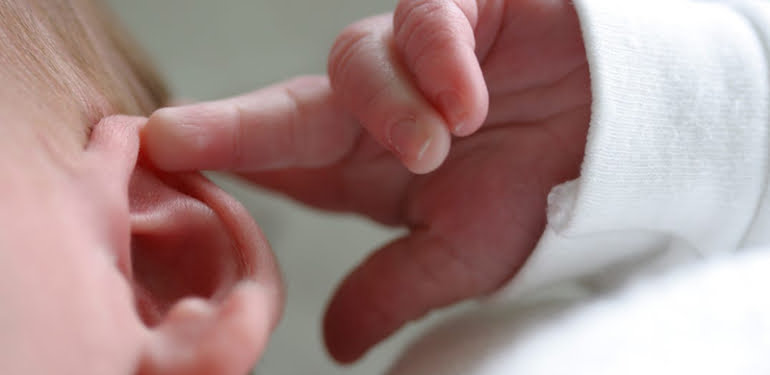 ‘Çocuğunuza seslendiğinizde kulağını size doğru çeviriyorsa dikkat’
