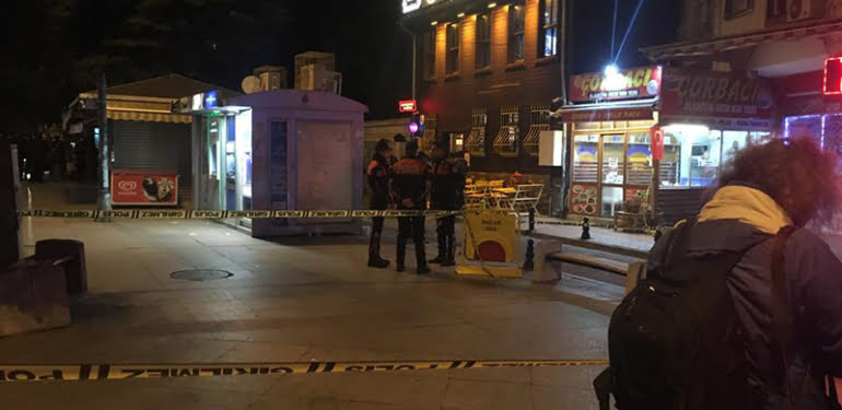 Bekçi önce arkadaşını sonra kendini vurdu