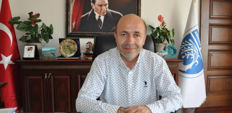 CHP’li belediye başkanına bıçaklı saldırı!