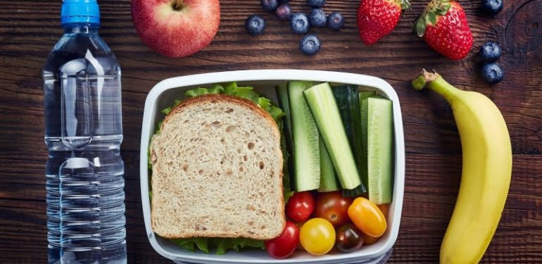Okullar başladı! Minikler için sağlıklı beslenme çantası önerileri