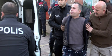 birlikte-yasadigi-kadini-rehin-aldi-koronavirusluyum-diyerek-polise-tukurdu_4387_dhaphoto8