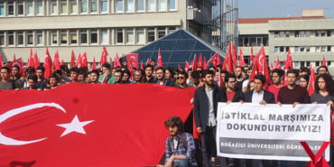 bogazici-universitesinde-istiklal-marsina-hakarete-tepki_5205_dhaphoto2