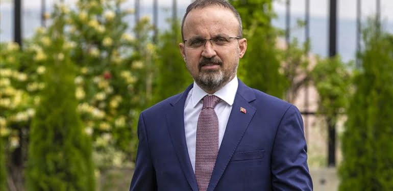 AKP’li Turan: PKK, FETÖ baro kurarmış, kursunlar!