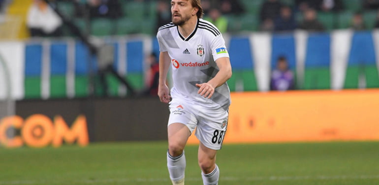 Caner Erkin Beşiktaş’tan ayrılıyor mu?