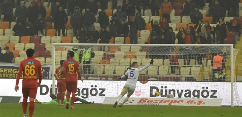 caykur-rizespor-deplasmanda-guldu