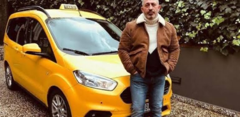 Cem Yılmaz protestolara taksi durağından yanıt verdi