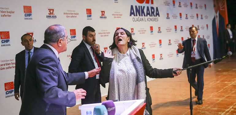 CHP kongresinde delegenin elinden mikrofonu alan kadın konuştu