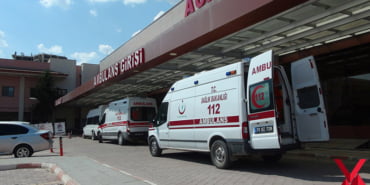 cobanbeyde-zirhli-arac-devrildi-3-asker-yarali_2830_dhaphoto1