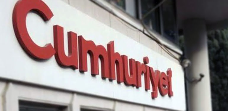 Cumhuriyet gazetesi muhabiri kovuldu